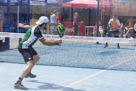 Jugador en un partido. Campeonato de España Universitario de Pádel. Antequera. Abril de 2017