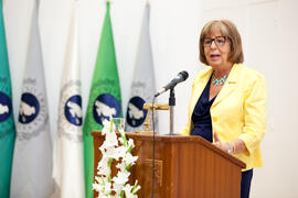 Adelaida de la Calle en el homenaje al personal que cumple 25 años al servicio de la Universidad de Málaga y personal jubilado. Paraninfo. Julio de 2014