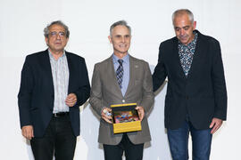 Entrega del premio Pablo Ráez Martínez a Miguel Ángel Frutos. Gala del Deporte Universitario 2018. Escuela Técnica Superior de Ingeniería de Telecomunicaciones. Junio de 2018