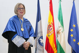 Adelaida de la Calle en su imposición de la Medalla de Oro de la Universidad de Málaga. Paraninfo. Mayo de 2016