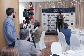 Nombramiento de D. Javier Urra como Miembro de Honor de la Asociación de Antiguos Alumnos de la Universidad de Málaga. Hotel AC Málaga Palacio. Diciembre de 2014
