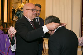 Entrega de medallas de la Cofradía de los Estudiantes. Misa de Lunes Santo. Iglesia de San Agustín. Abril de 2017