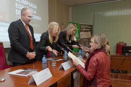 Entrega de premios de la VII Olimpiada de Economía. Facultad de Ciencias Económicas y Empresariales. Febrero de 2015