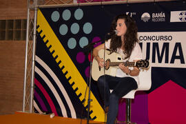 Concierto del III Certamen de Cantautores Destino UMA. Jornadas de Puertas Abiertas de la Universidad de Málaga. Complejo Polideportivo Universitario. Abril de 2015