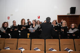 Coro Oficial de la Universidad de Málaga en la imposición de la Medalla de Oro de la Universidad de Málaga a la Universidad de Granada. Paraninfo. Diciembre de 2016