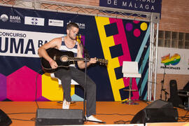 Concierto del III Certamen de Cantautores Destino UMA. Jornadas de Puertas Abiertas de la Universidad de Málaga. Complejo Polideportivo Universitario. Abril de 2015