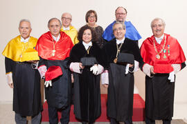 Retrato de grupo previo a la imposición de la Medalla de Oro de la Universidad de Málaga a la Universidad de Granada. Paraninfo. Diciembre de 2016
