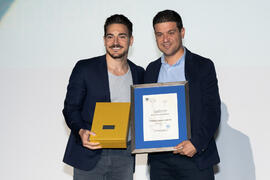 Entrega del premio Deportista Malagueño al karateka Damián Quintero . Gala del Deporte Universitario 2019. Escuela Técnica Superior de Ingeniería de Telecomunicaciones. Junio de 2019