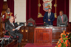 Entrega de la Medalla de la Ciudad y el título de Hijo Predilecto a Eugenio Chicano. Ayuntamiento de Málaga. Octubre de 2014