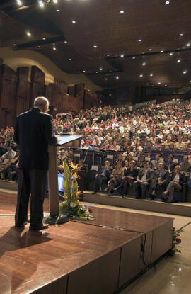 Acto de Inauguración del 2º Congreso Internacional de Actividad Físico-Deportiva para Mayores de la Universidad de Málaga. Palacio de Ferias y Congresos de Málaga. Marzo de 2007