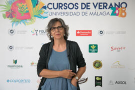 María Linarejos Cruz en photocall. Curso "Patrimonio y Turismo Cultural". Cursos de Verano de la Universidad de Málaga. Vélez Málaga. Julio de 2018