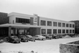 Málaga. Fachada del complejo de la Facultad de Ciencias Políticas, Económicas y Empresariales en construcción. Campus de El Ejido. Agosto de 1967