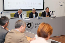 Diego Vera, José Ángel Narváez y José Antonio Cristóbal. Presentación de los Cursos de Verano 2016. Edificio del Rectorado. Mayo de 2016