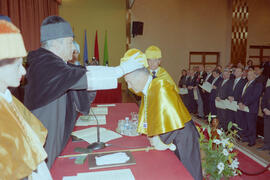 Investidura como Doctor "Honoris Causa" de D. Gonzalo Piedrola Angulo por la Universidad de Málaga. Paraninfo. Marzo de 2000