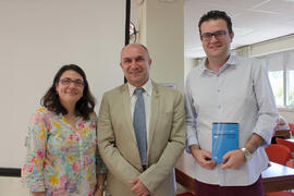 Foto de grupo tras la presentación del libro 'Los españoles y la sexualidad en el siglo XXI'. Facultad de Ciencias Económicas y Empresariales. Mayo 2015
