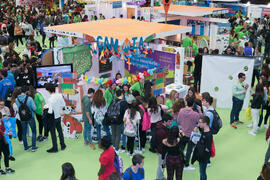Estand del Centro de Magisterio María Inmaculada. Jornadas de Puertas Abiertas de la Universidad de Málaga. Complejo Polideportivo Universitario. Abril de 2018