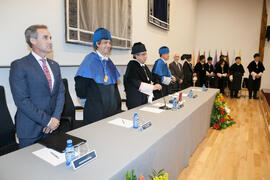 Mesa presidencial de la imposición de la Medalla de Oro de la Universidad de Málaga a Adelaida de la Calle. Paraninfo. Mayo de 2016