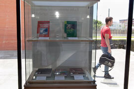 Exposición "Libros y luz para el tercer milenio". Biblioteca General. Abril 2015