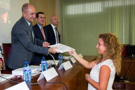 Entrega de diploma ganador V Reto Gestalentum. Facultad de Ciencias Económicas y Empresariales. Octubre de 2014
