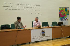 José Manuel Ramírez presenta la conferencia de Gustavo García Herrero: "La exclusión social en la sociedad actual". Curso "La integración social, reto actual de los Servicios Sociales". Cursos de Verano de la Universidad de Málaga. Vélez Málaga. Julio de 2018