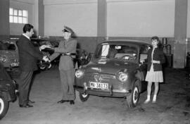 Málaga. Entrega de coche Seat. Abril de 1963