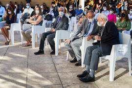 Asistentes al homenaje a los sanitarios en la Facultad de Medicina de la Universidad de Málaga. Campus de Teatinos. Octubre de 2021