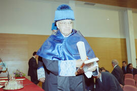 Investidura como Doctor "Honoris Causa" de D. Alberto Dou i Mas de Xexàs por la Universidad de Málaga. Salón de Actos del Rectorado. Mayo de 2002
