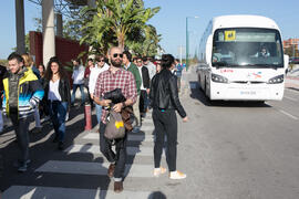 Llegada de estudiantes a las Jornadas de Puertas Abiertas de la Universidad de Málaga. Complejo Polideportivo Universitario. Abril de 2018