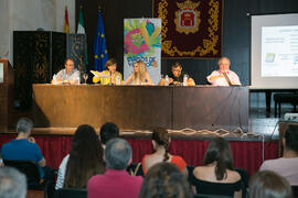 Mesa redonda: "Nuevas formas en el tratamiento de noticias. Valores y comunicación", en el curso "Información y Comunicación". Cursos de Verano de la Universidad de Málaga. Ronda. Julio de 2018