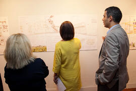 Presentación de las exposiciones realizadas con los trabajos de los alumnos de Arquitectura y Bellas Artes. Rectorado. Septiembre de 2013