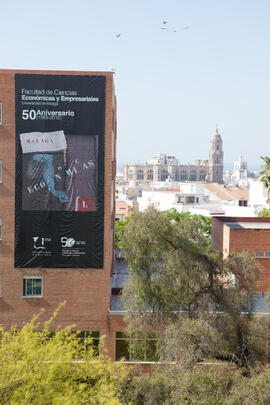 Cartel del 50 Aniversario de la Facultad de Económicas. Facultad de Ciencias Económicas y Empresariales, Campus de El Ejido. Mayo de 2015