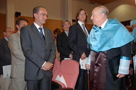 Investidura como Doctor "Honoris Causa" de D. Alfonso Canales Pérez Bryan por la Universidad de Málaga. Salón de Actos del Rectorado. Mayo de 2005