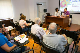 Manuel Ruiz presenta la conferencia de Rubén Pérez Trujillano. Curso "Un siglo de la Asamblea de Ronda". Cursos de Verano de la Universidad de Málaga. Ronda. Julio de 2018