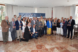 Foto de grupo en el homenaje de la Asociación de Antiguos Alumnos a los decanos y directores de centro de la UMA. Foro Alumni-UMA. Mayo de 2015
