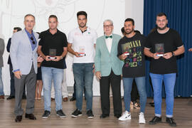 Entrega de trofeos en la Gala del Deporte Universitario 2017. Escuela Técnica Superior de Ingeniería de Telecomunicaciones. Junio de 2017