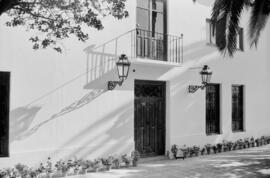 Málaga. Entrada del chalet en Maro de Doña María Pilar Pries, la Marquesa de Larios. Junio de 1963