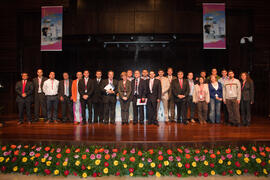 Foto de grupo en la Clausura del 3º Congreso Internacional de Actividad Físico-Deportiva para Mayores de la Universidad de Málaga. Palacio de Ferias y Congresos de Málaga. Marzo de 2009
