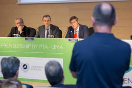 Reunión con el ministro de Ciencia, Innovación y Universidades, en el edificio The Green Ray. Campus de Teatinos. Junio de 2018