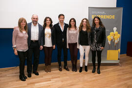 Foto de grupo previa al seminario "Emprende 21". Conferencia de David Meca. Paraninfo. Noviembre de 2017