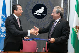 Firma de acuerdo. Presentación del Centro Internacional de Autoridades y Líderes en la Universidad de Málaga. Edificio del Rectorado. Julio de 2018