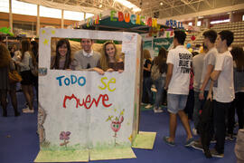 Estand de la Facultad de Ciencias de la Educación. Jornadas de Puertas Abiertas de la Universidad de Málaga. Complejo Polideportivo Universitario. Abril de 2015