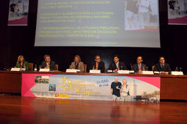 Conferencia "Nuevos Entornos". 3º Congreso Internacional de Actividad Físico-Deportiva para Mayores de la Universidad de Málaga. Palacio de Ferias y Congresos de Málaga. Marzo de 2009