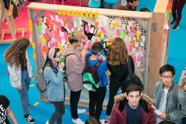 Estand de la facultad de Bellas Artes en las Jornadas de Puertas Abiertas de la Universidad de Málaga. Complejo Polideportivo Universitario. Marzo de 2017