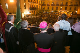 Autoridades en la Estación de Penitencia de la Hermandad de los Estudiantes. Plaza del Obispo, Málaga. Abril de 2017