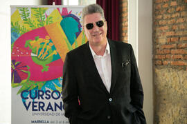 Loquillo en photocall. Curso "Tres generaciones de la música Pop española". Cursos de Verano de la Universidad de Málaga. Málaga. Julio de 2018