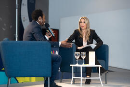 Cristina Mena. "Dialogando" con Ousman Umar. Facultad de Estudios Sociales y del Trabajo. Marzo de 2020