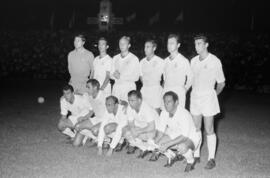 Málaga. Jugadores del Real Madrid Club de Fútbol en el partido por el Trofeo Costa del Sol. Estadio de la Rosaleda. Agosto de 1963
