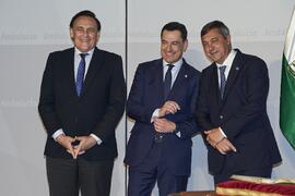 Teodomiro López, José Carlos Gómez y Juan Manuel Moreno. Toma de posesión de D. Teodomiro López Navarrete como Rector de la Universidad de Málaga. Palacio de San Telmo, Sevilla. Febrero de 2024