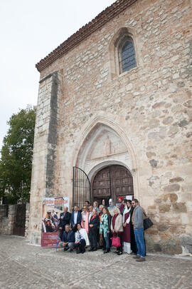 Foto de grupo tras el estreno del documental "Kristina, princesa de Noruega". Covarrubias, Burgos. Octubre de 2015