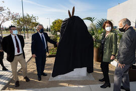 Inauguración de la escultura  de José Luis Martín García en la Facultad de Estudios y Sociales y del Trabajo de la Universidad de Málaga. Campus de Teatinos. Marzo de 2021